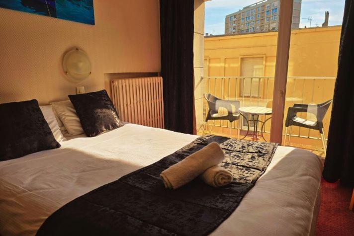 Alexandra Hotel 2*