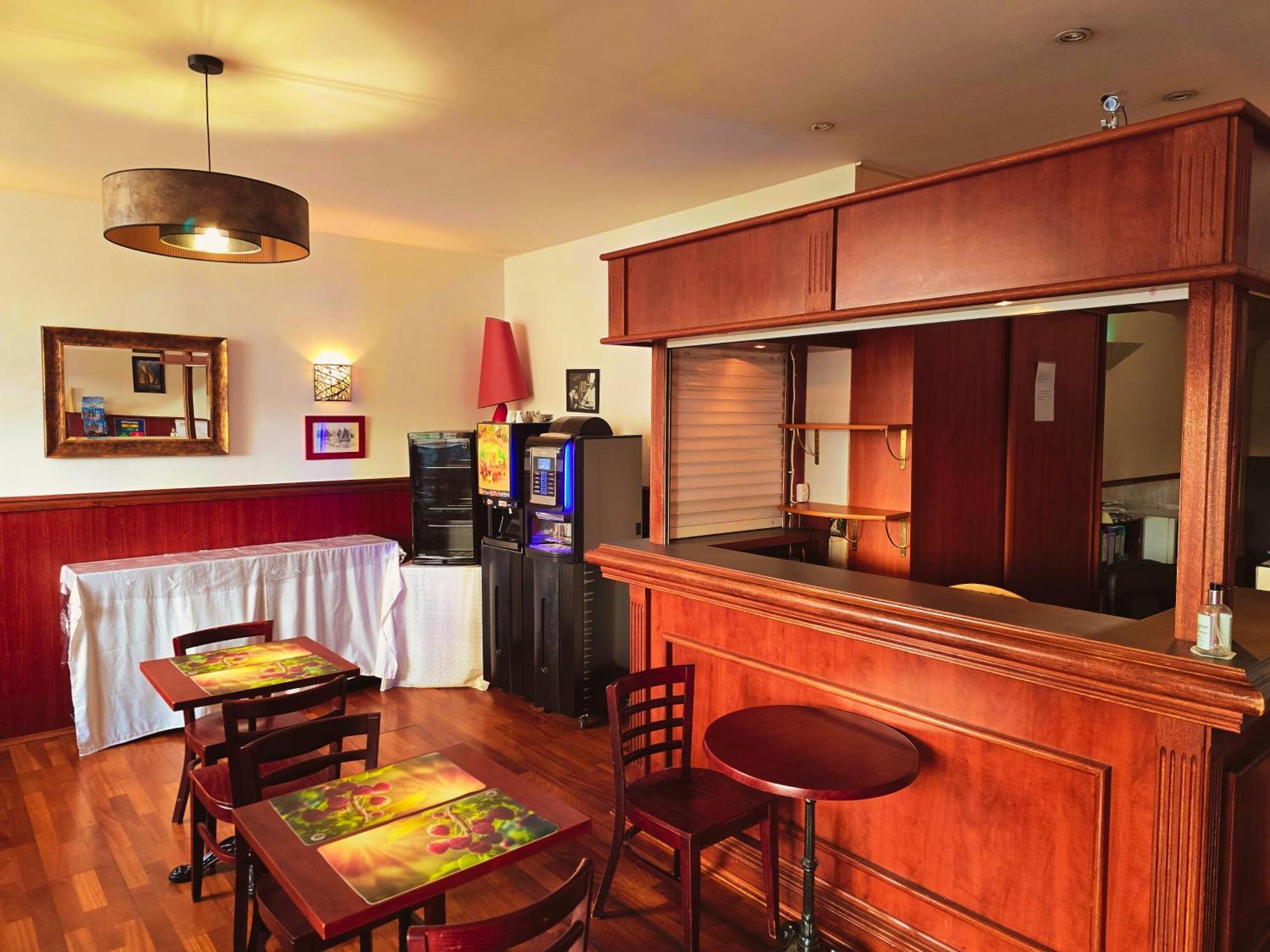 Alexandra Centre Hotel 2*